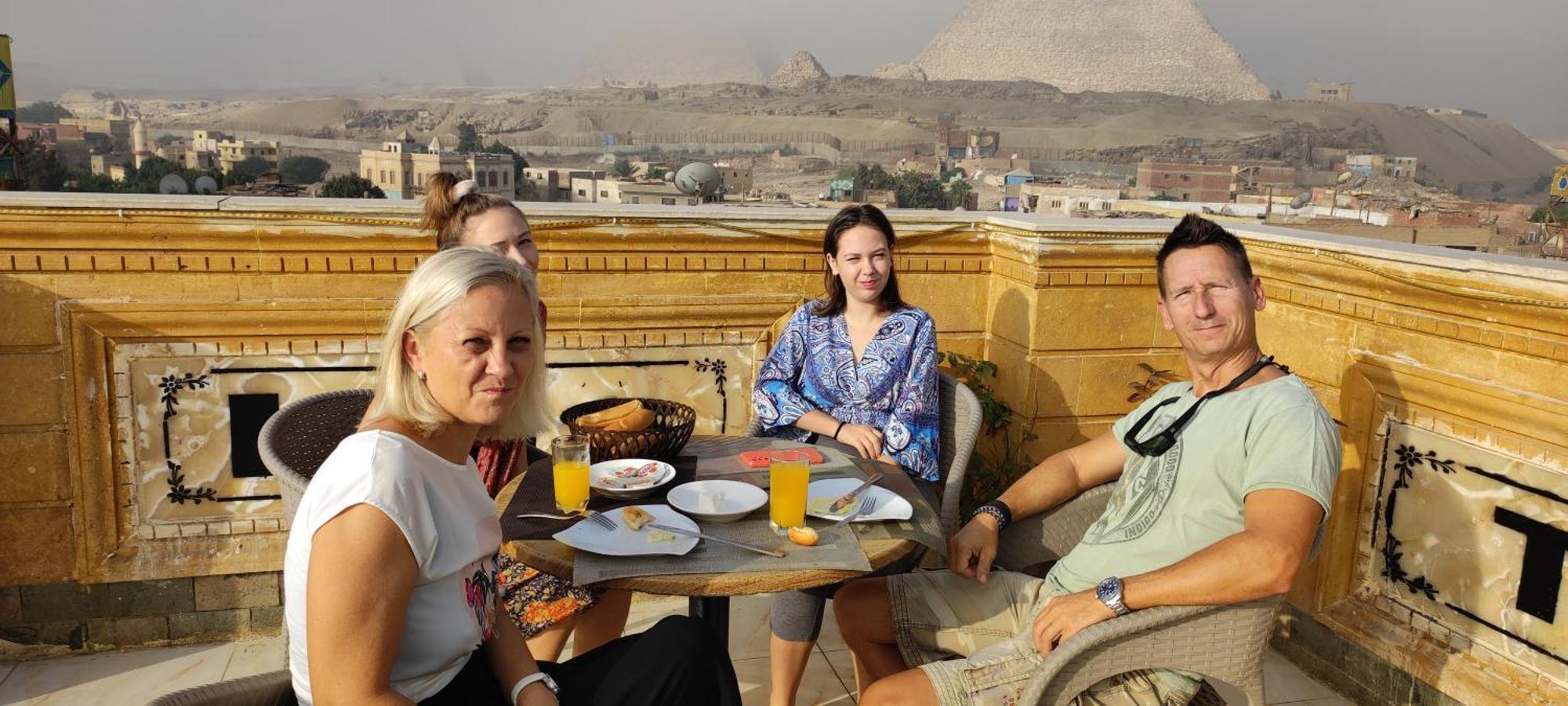 Hotel Pyramids Kingdom Kafret el-Gabal Esterno foto